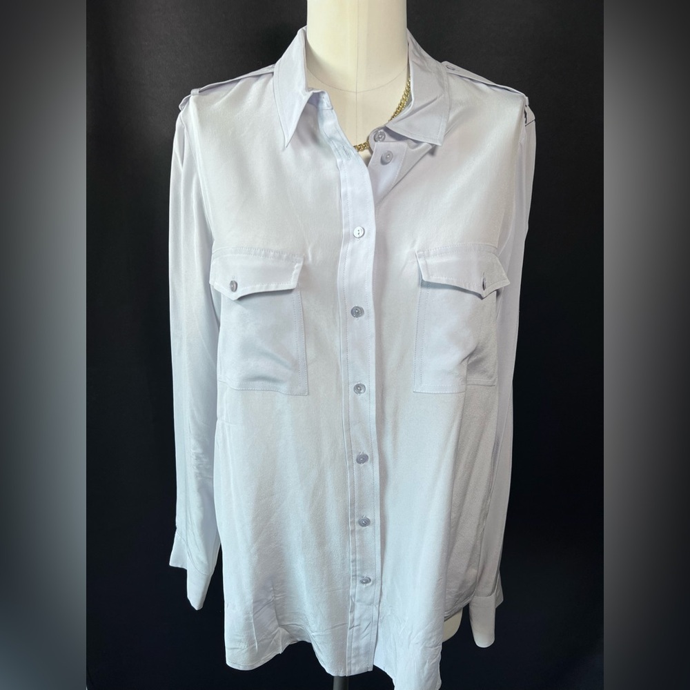 Vince Silk patch pocket Epaulettes Blouse Size large pale, periwinkle
